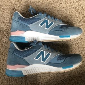 New Balance 840 Rev Lite Sneakers Size 6